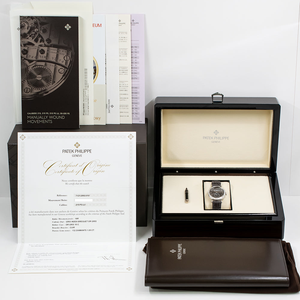 Patek Philippe Complications 7121/200G-010