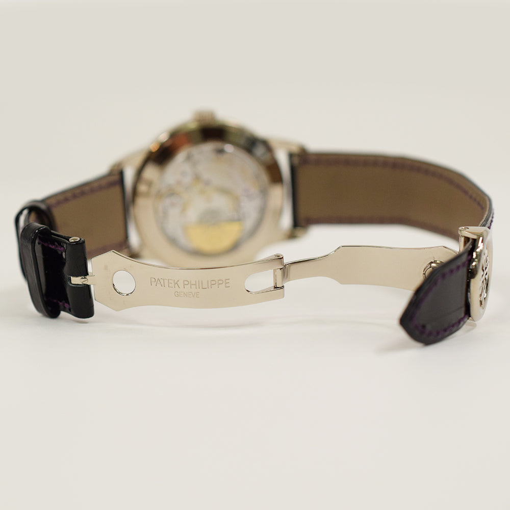 Patek Philippe Nautilus 5330G-010